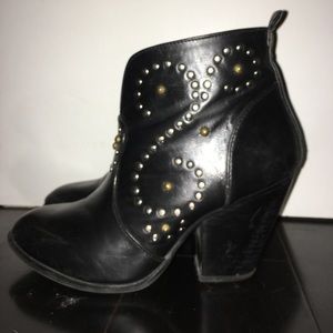 SOLD❌ Studded Booties