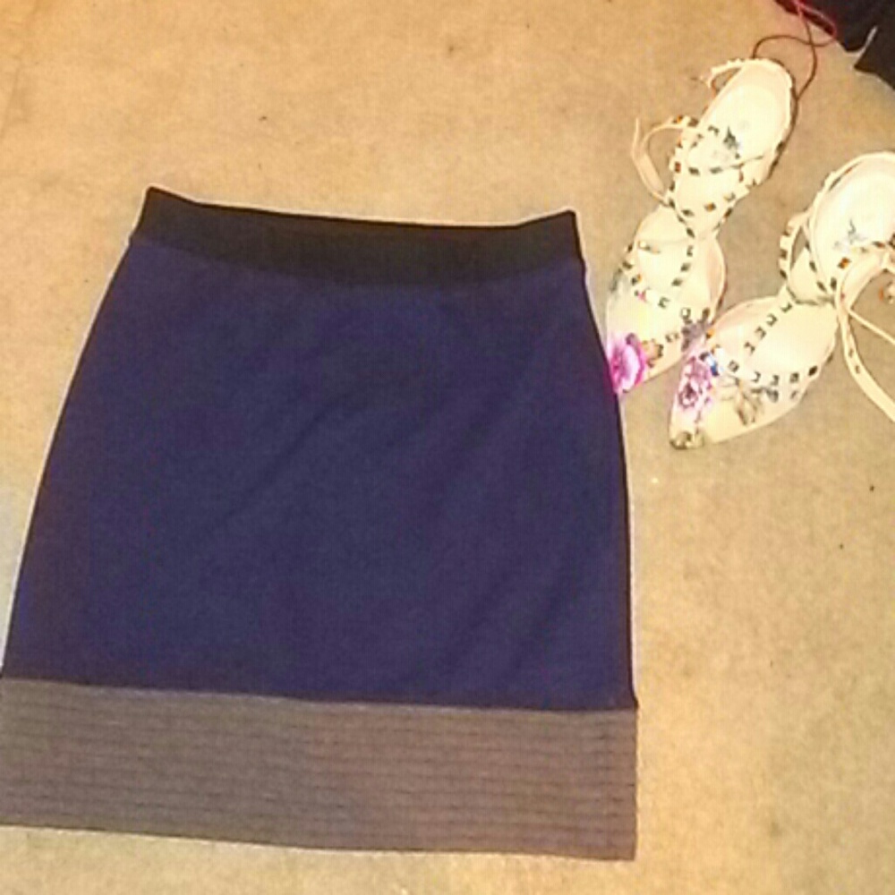Simply vera wang pencil skirt