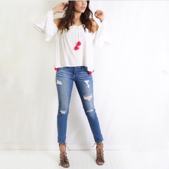 POM POM OPEN BACK COLD SHOULDER LONG SLEEVE TOP - Picture 2 of 3