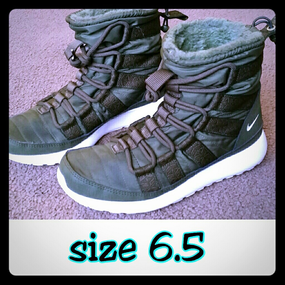 Nike Roshe Run Boots