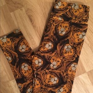 Lions Lularoe OS Leggings, Never worn, Brand NWT