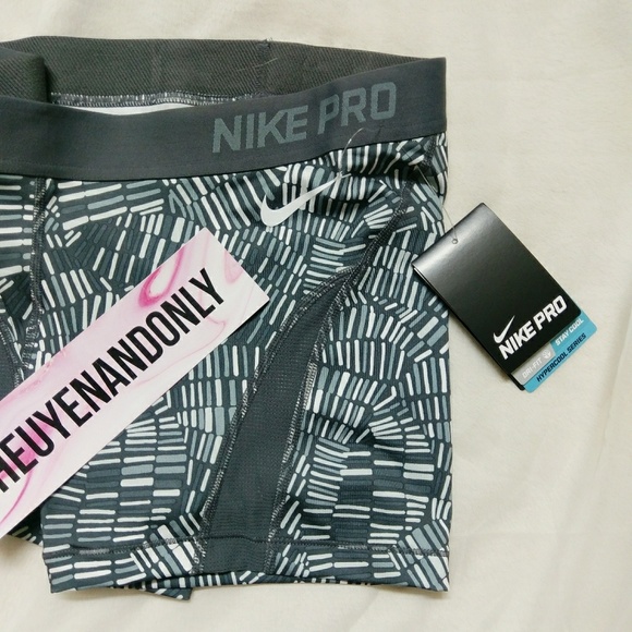 🚫SOLD OUT🚫NWT Nike Pro Shorts Hyper COOL $45 - Picture 5 of 5