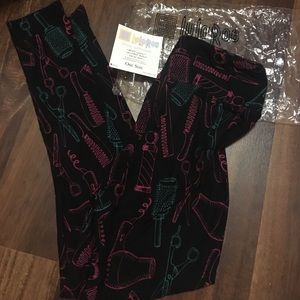 Hairstylist Lularoe leggings!
