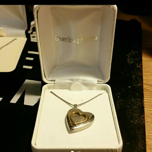 Sterling silver heart locket - Picture 1 of 2