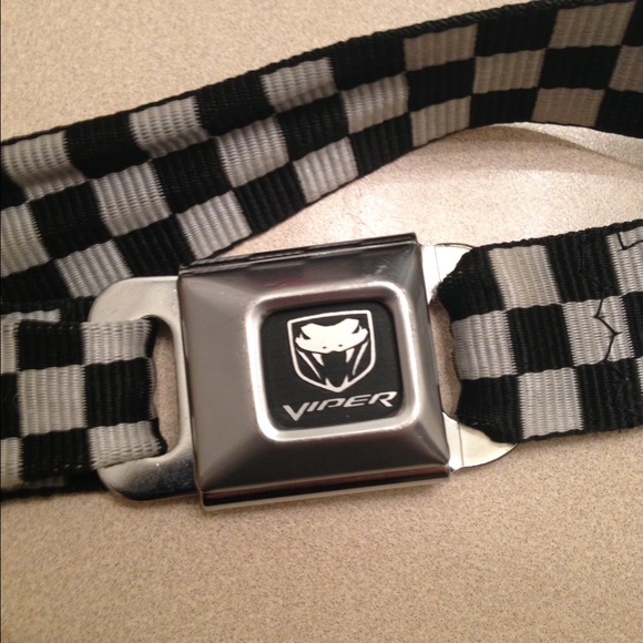 checkered seat belt belt