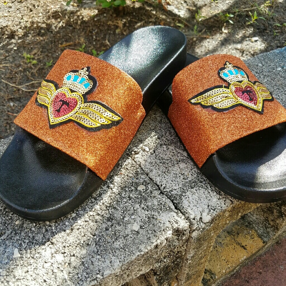 Women's Slides