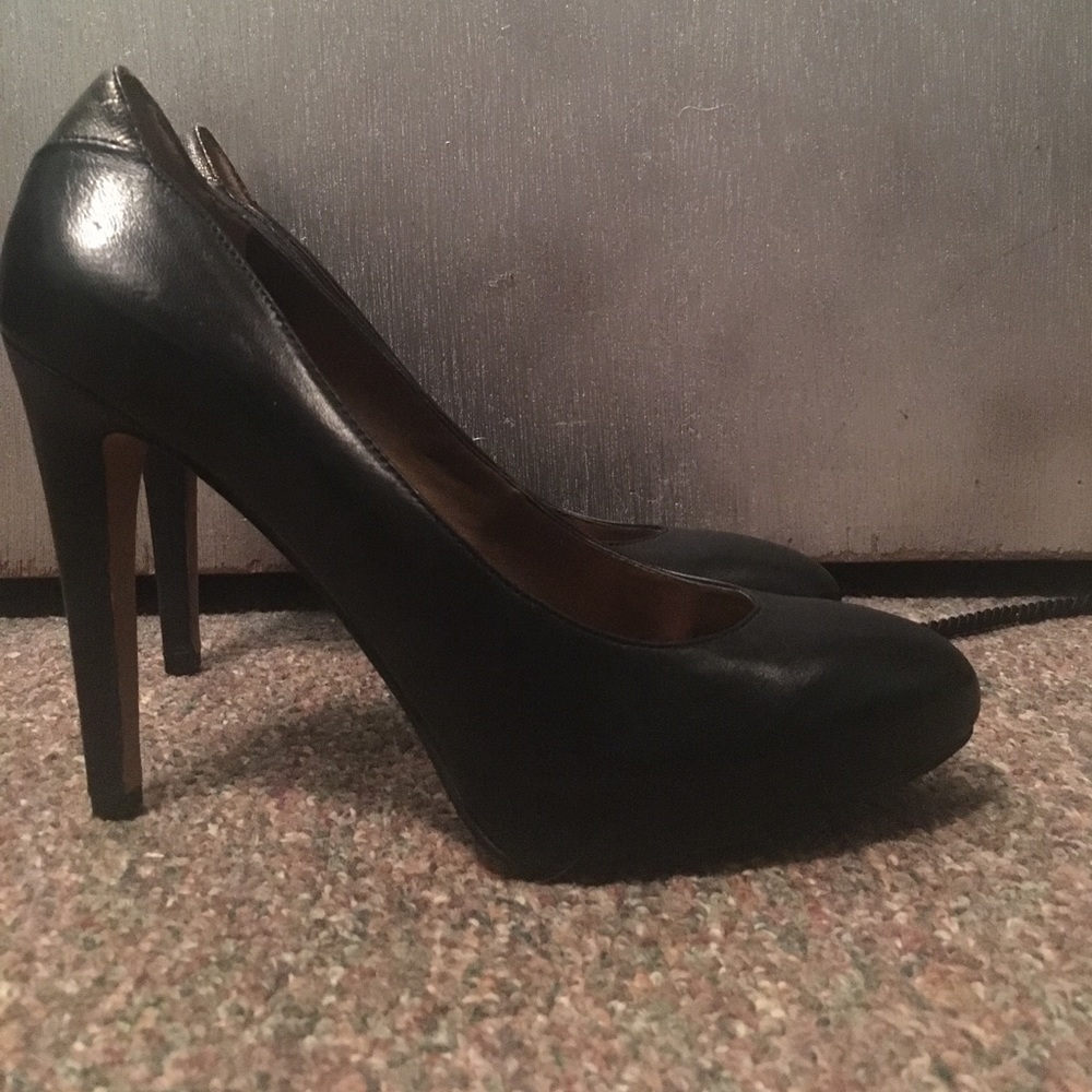 Black heels buy 1 get 1 free