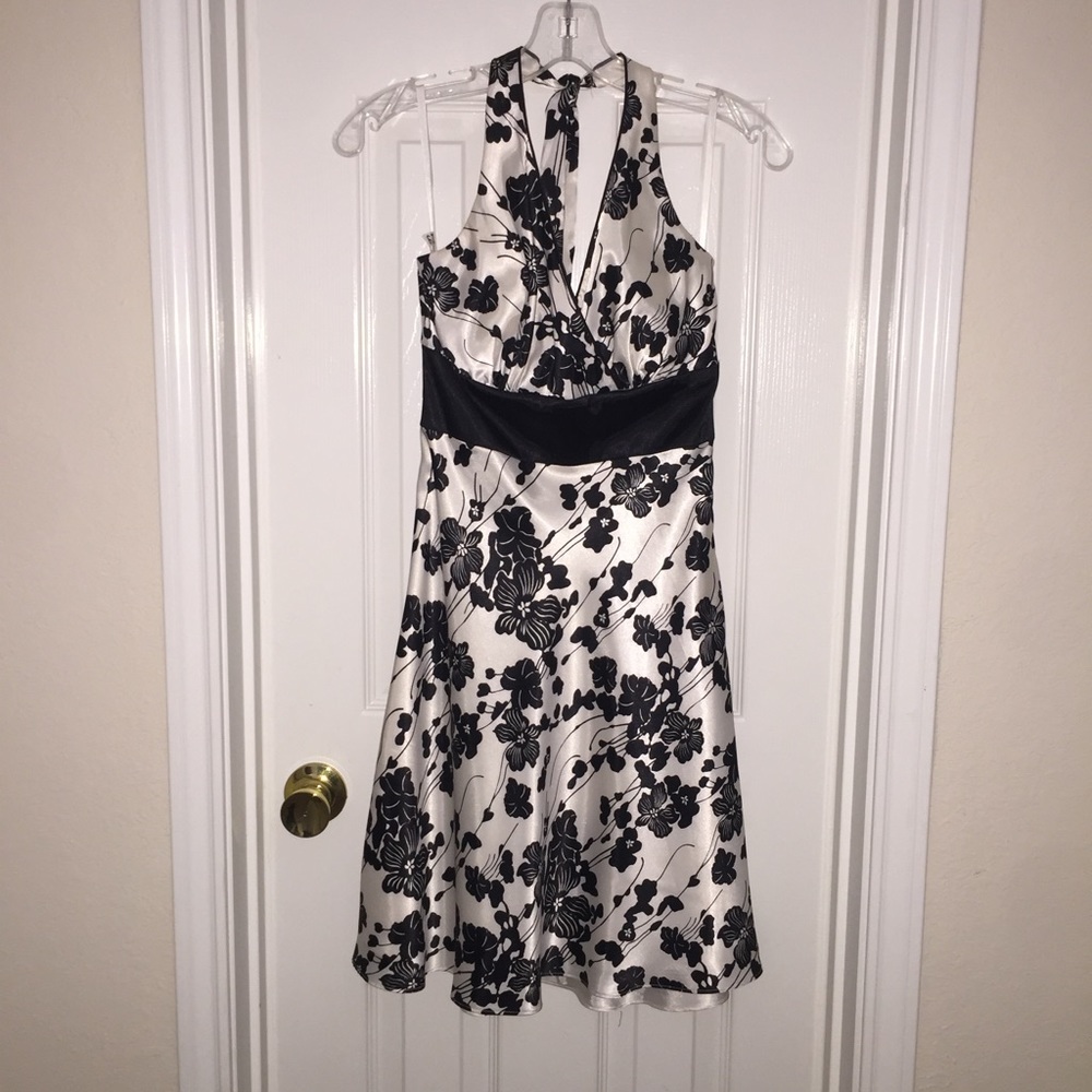 Women's Size 4 WHBM Dress