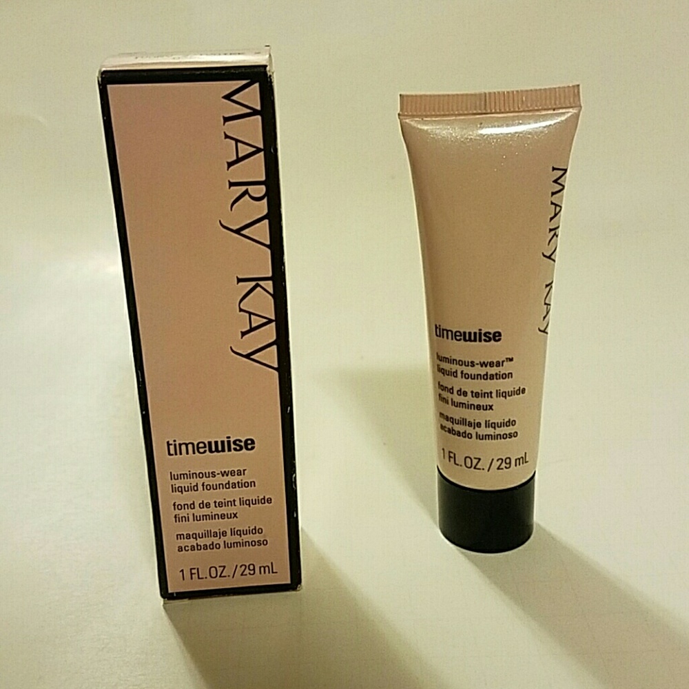 Mary Kay Luminous-Wear Liquid Foundation Ivory 4