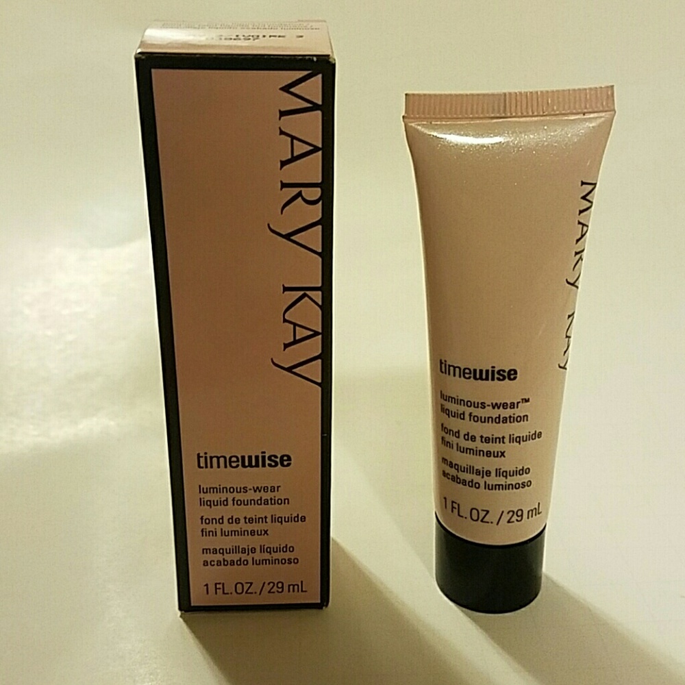 Mary Kay Luminous-Wear Liquid Foundation Ivory 2