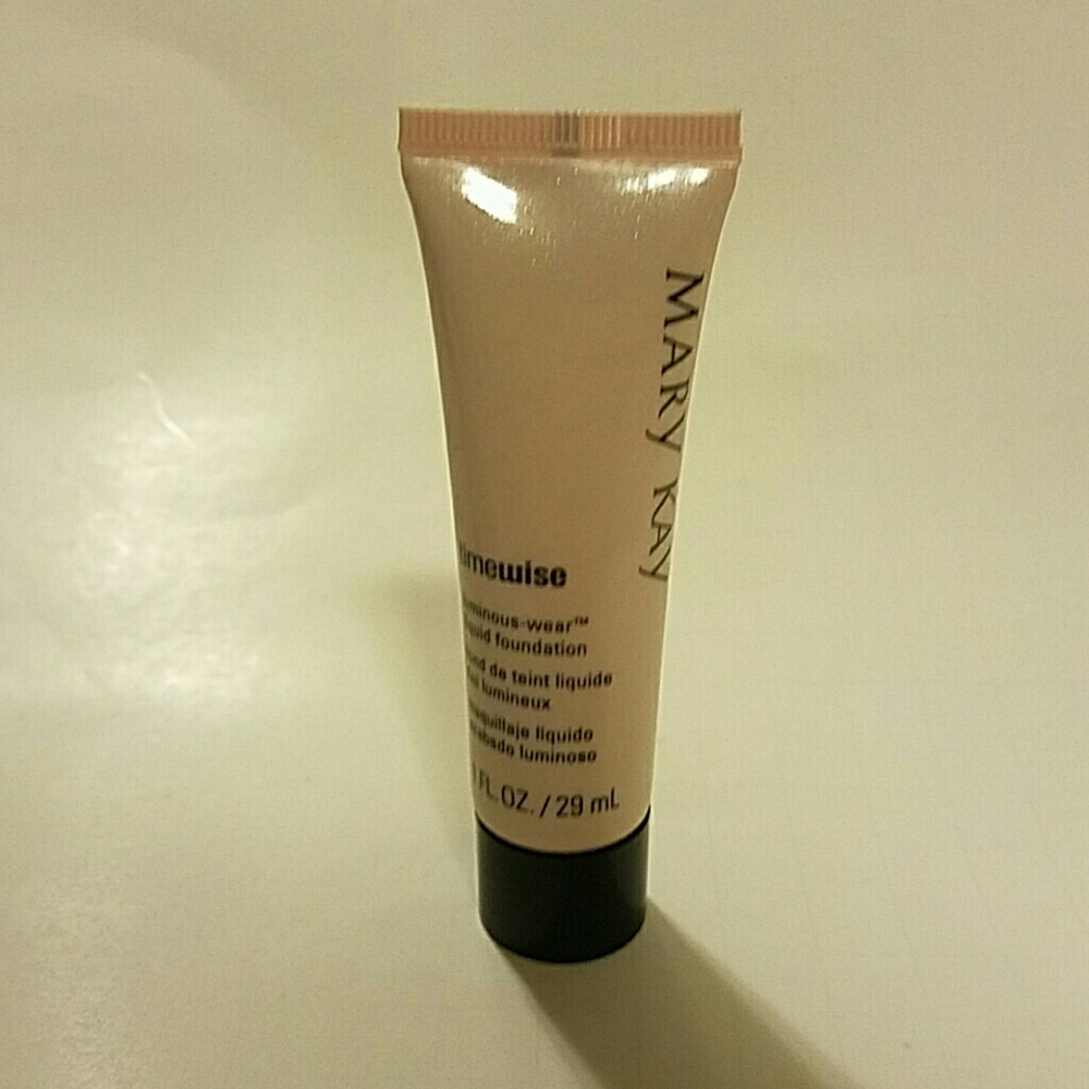 Mary Kay Luminous-Wear Liquid Foundation Bronze 4