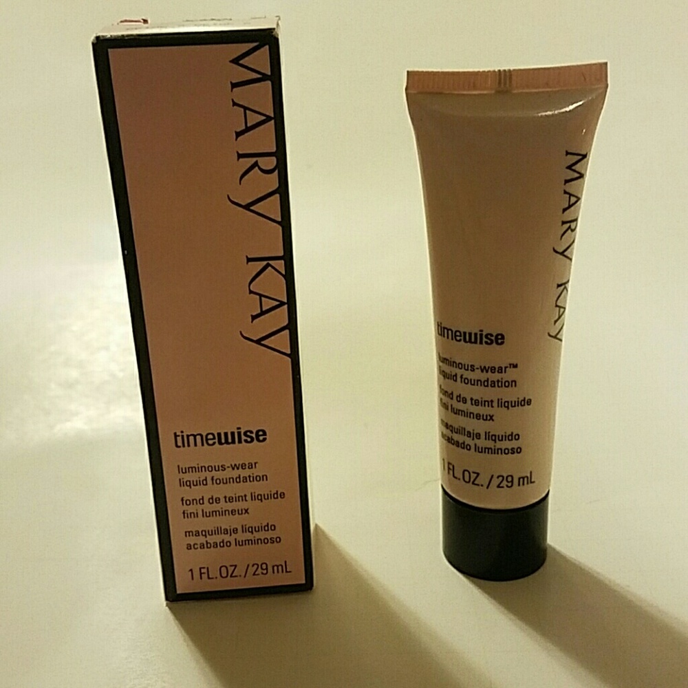 Mary Kay Luminous-Wear Liquid Foundation Beige 6