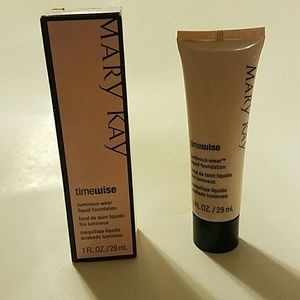 Mary Kay Luminous-Wear Liquid Foundation Beige 6