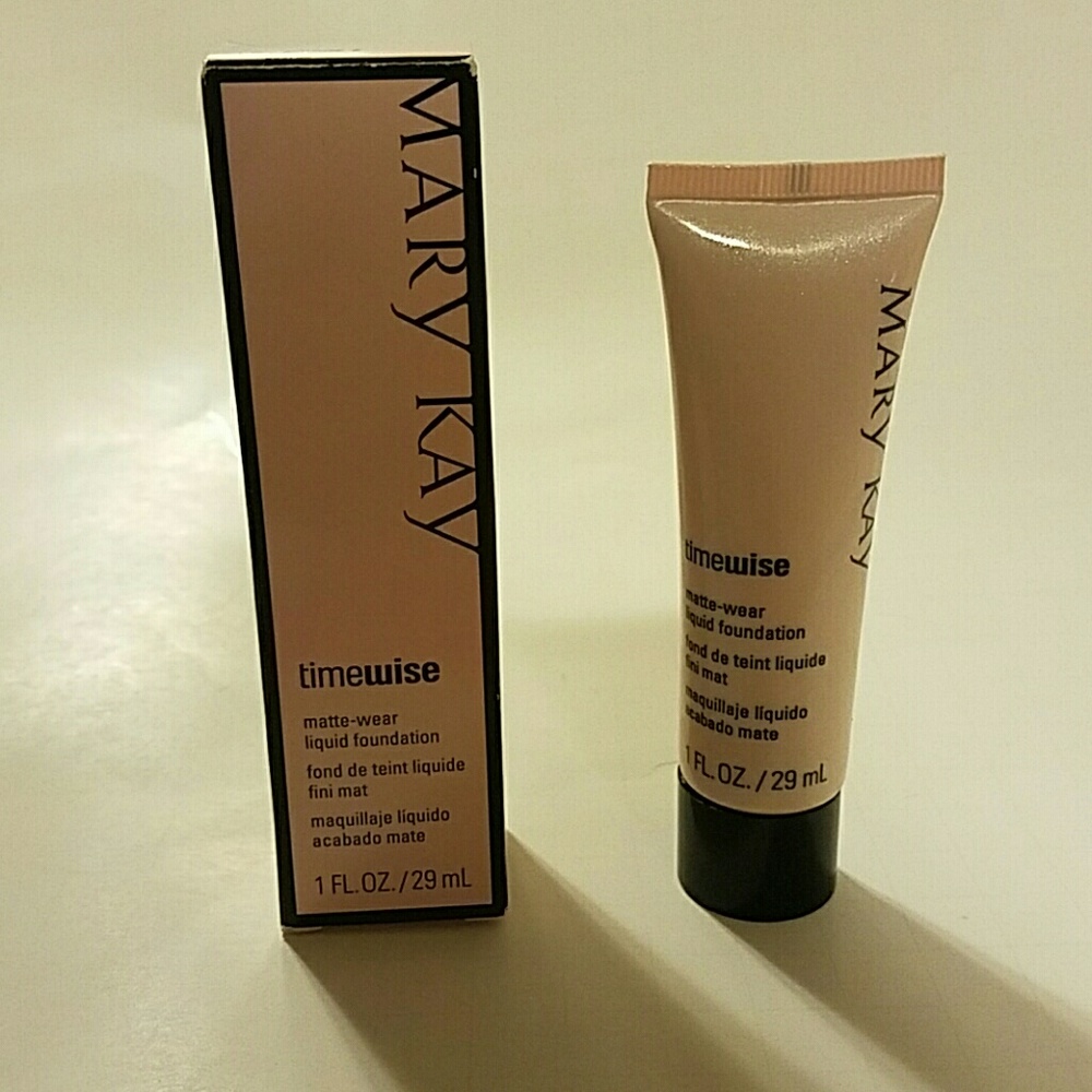 Mary Kay Matte-Wear Liquid Foundation Ivory 6
