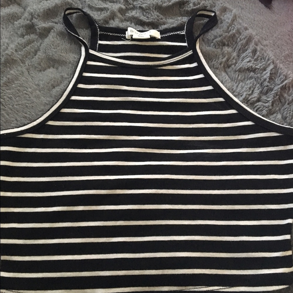 Super cute crop top!
