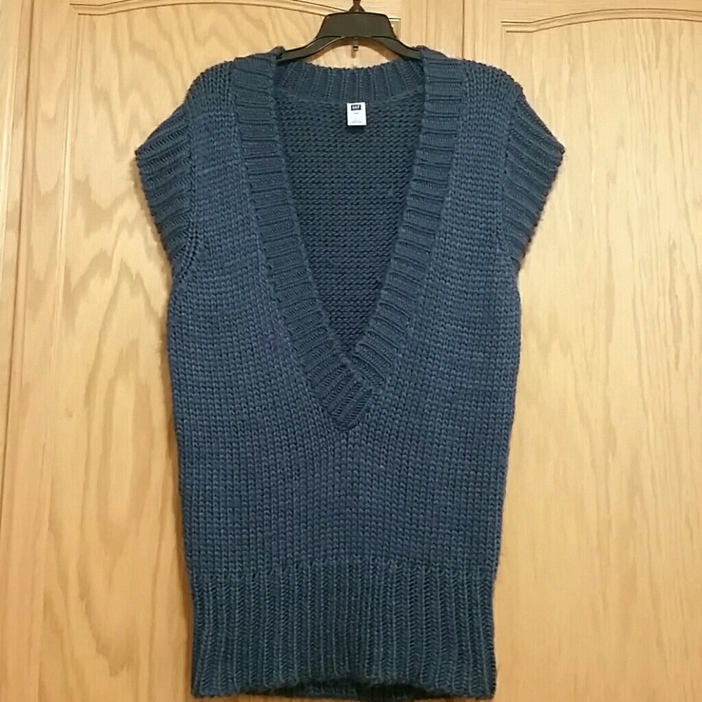 GAP Sweater