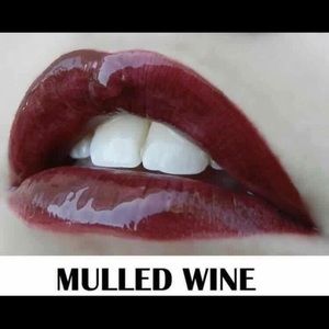 BNWT LipSense Mulled Wine Lip Color