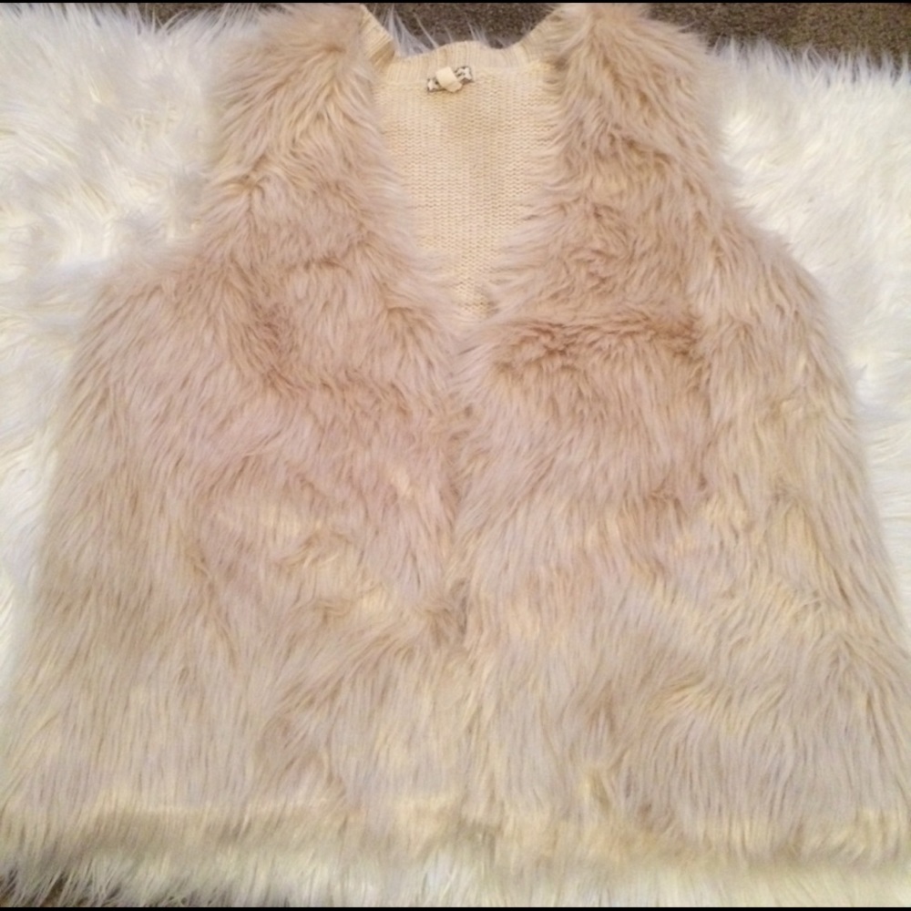 Cream faux fur vest