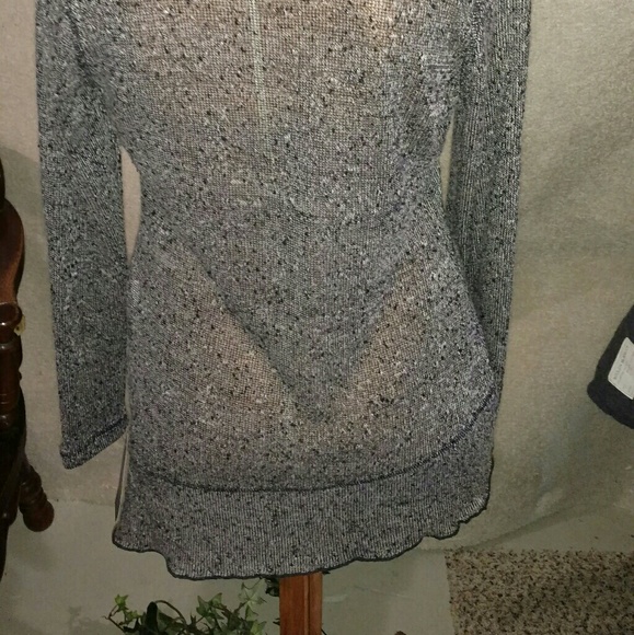 Top - Picture 2 of 4