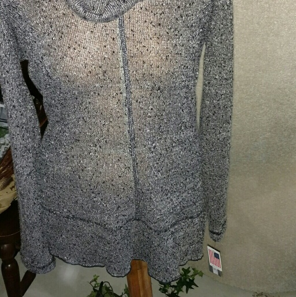 Top - Picture 4 of 4