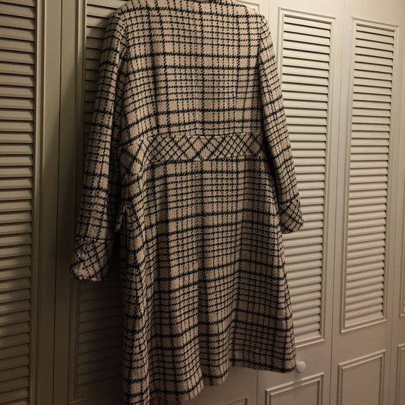 Coat - Picture 2 of 3