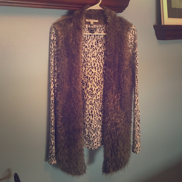 CAbi Jackets & Blazers - Cabi Faux Fur Vest Sz S