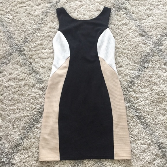 Color-block Dress - Picture 2 of 4