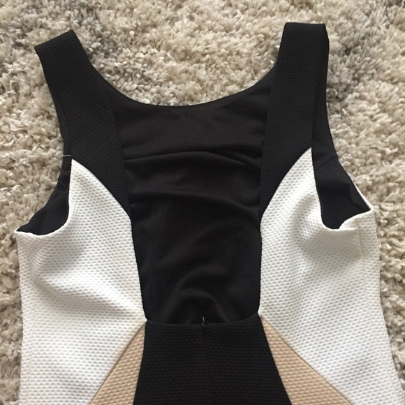 Color-block Dress - Picture 4 of 4