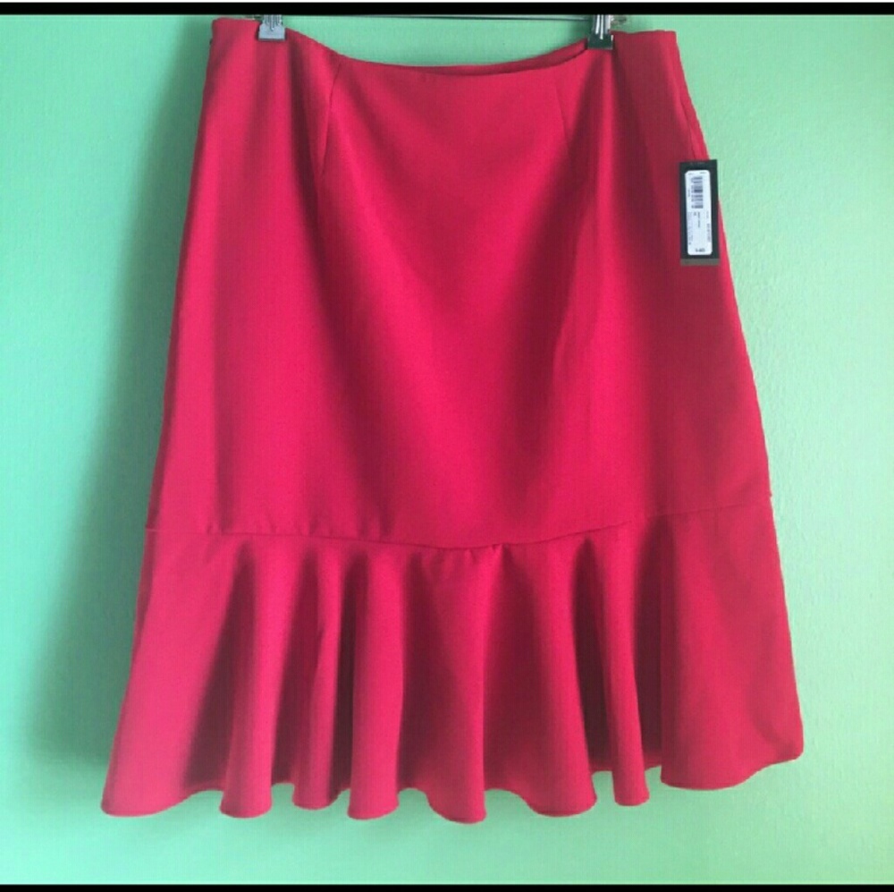 NWT Worthington Flounce Hem Pencil Skirt !