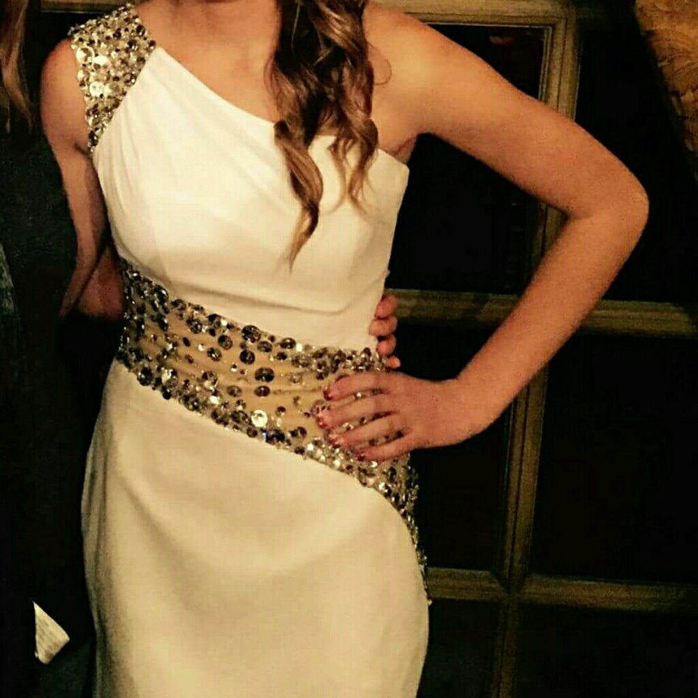 White dress hoco or prom