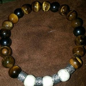 Elastic beaded bracelet