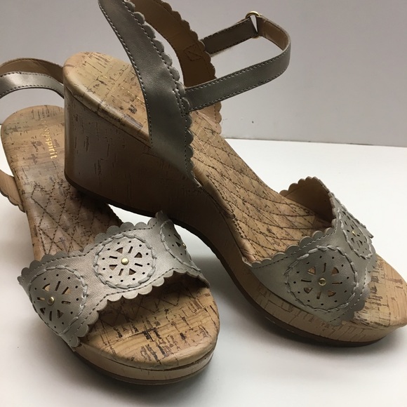 gold wedges wide width