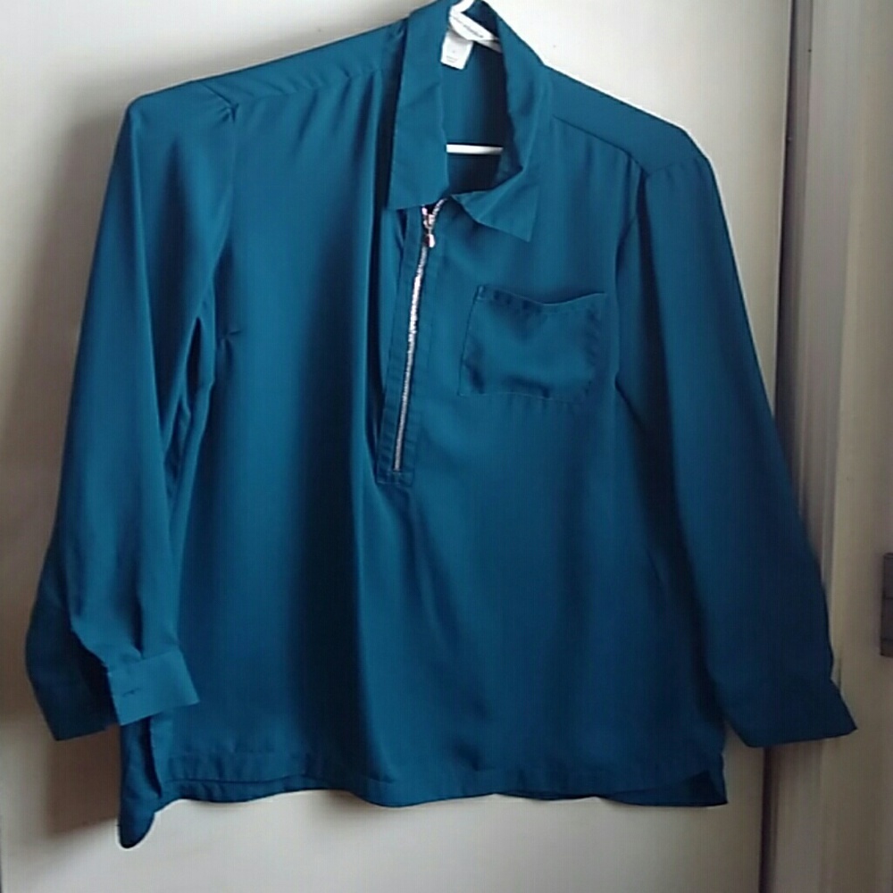Christopher and Banks size small front zip blouse