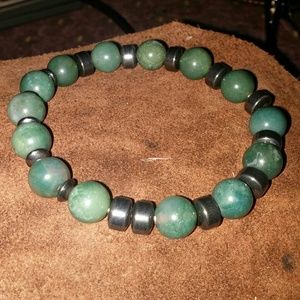 Elastic beaded bracelet