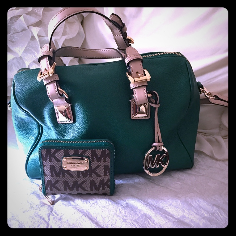 🛍SOLD ON ♈️👠