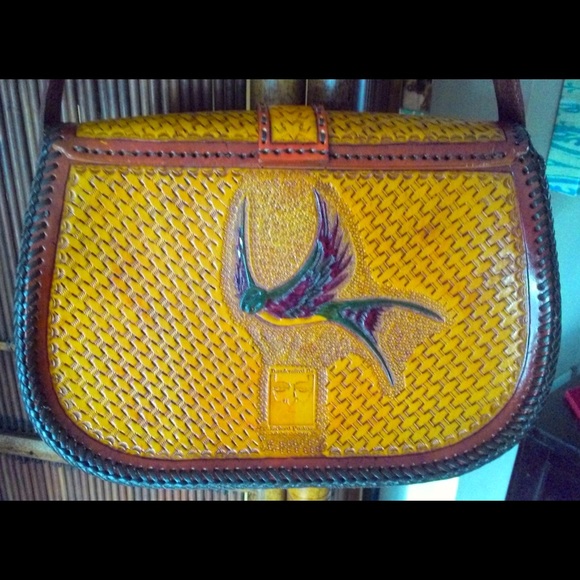 Rosebud Swallow Leather Purse - Picture 2 of 4