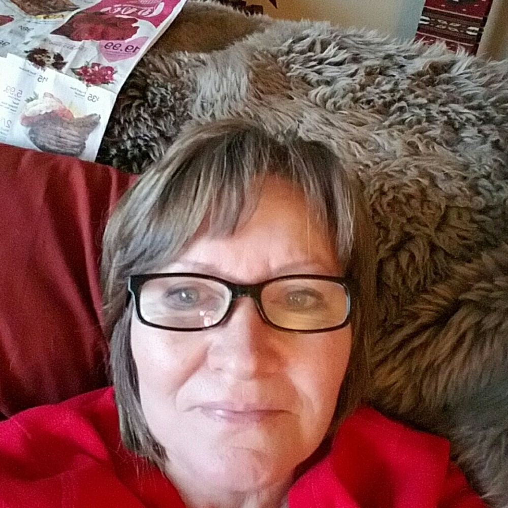 Meet your Posher, Crystal