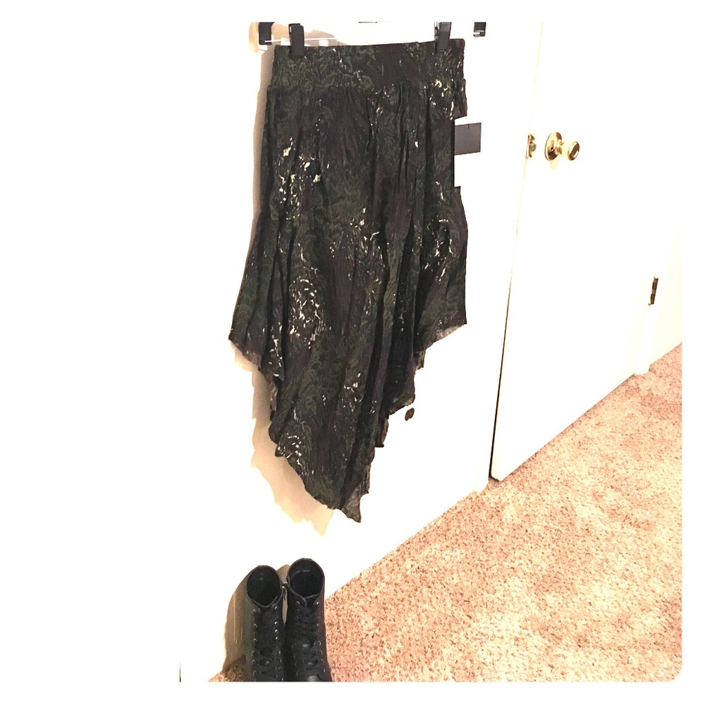 NWT RVCA chopped length skirt