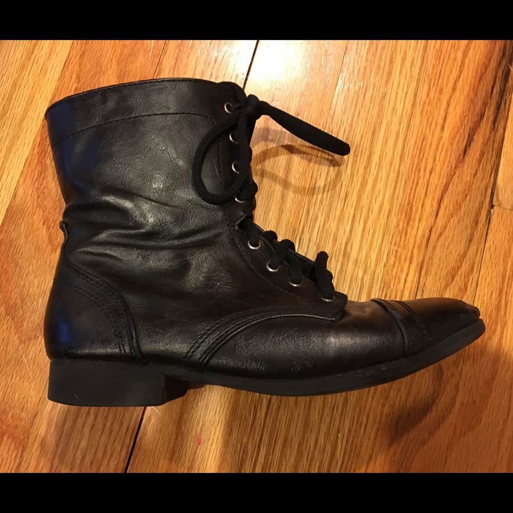 Girls Candies size 2 Black Combat boots