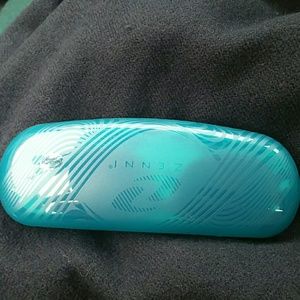 Meet your Posher, Frances