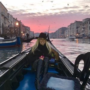 Meet your Posher, Shelby