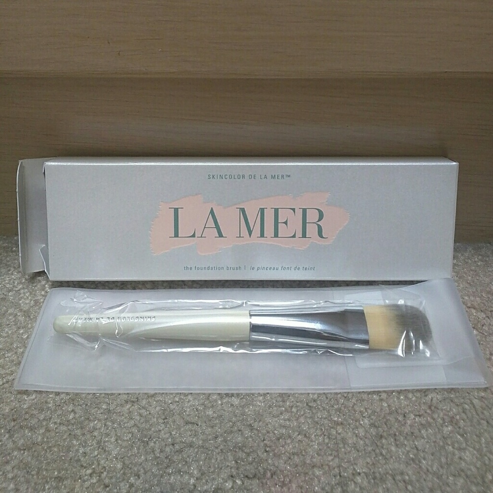 NEW La Mer The Foundation Brush