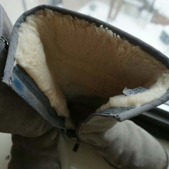 UGG Womens Authenitc Sumner Boots in Gray - Picture 2 of 7