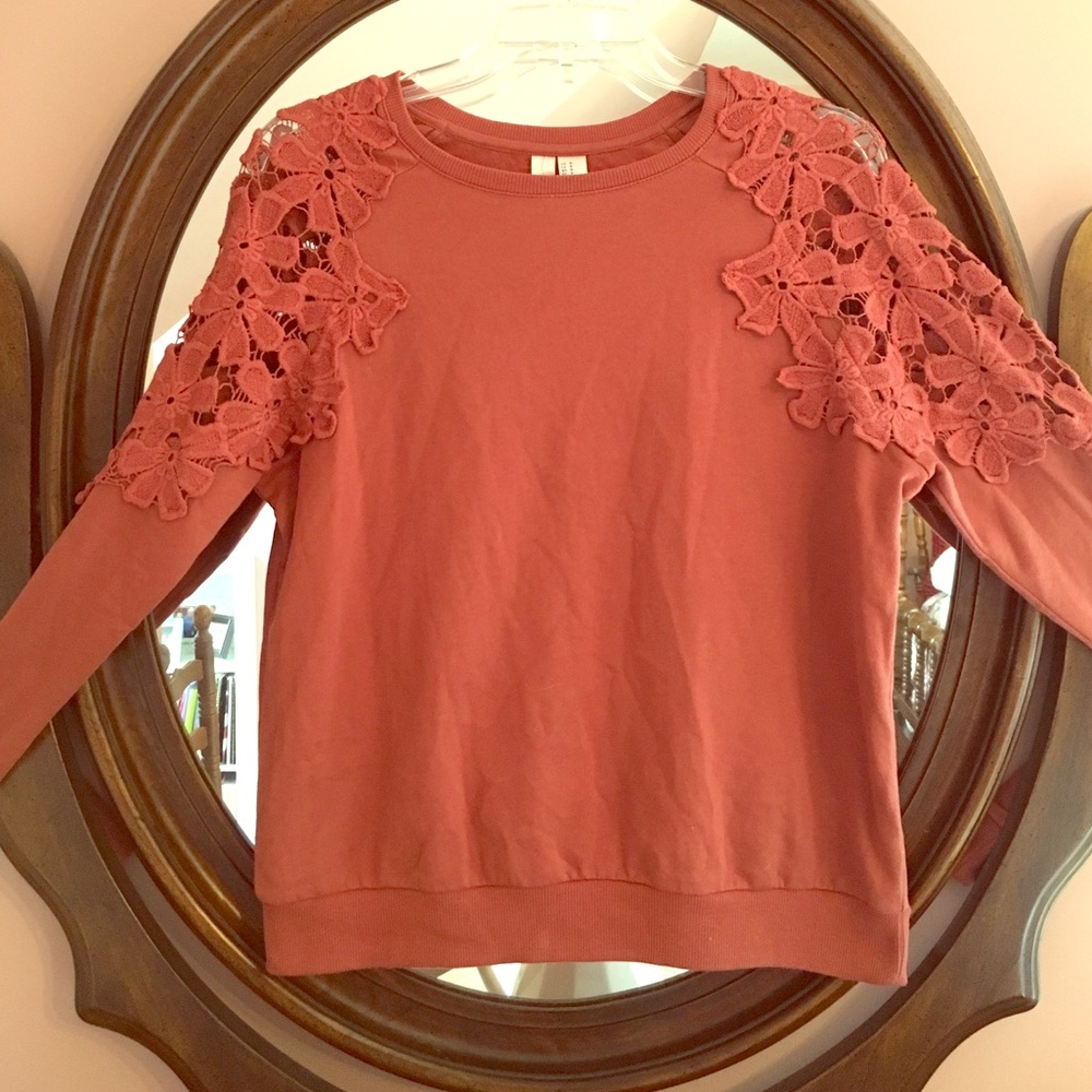 NWOT orange/red forever 21 sweater. Lace sleeves.