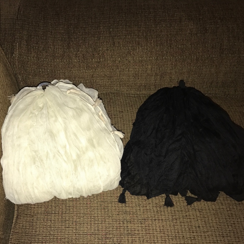 Rue 21 Neck Scarves Black & Cream Bundle