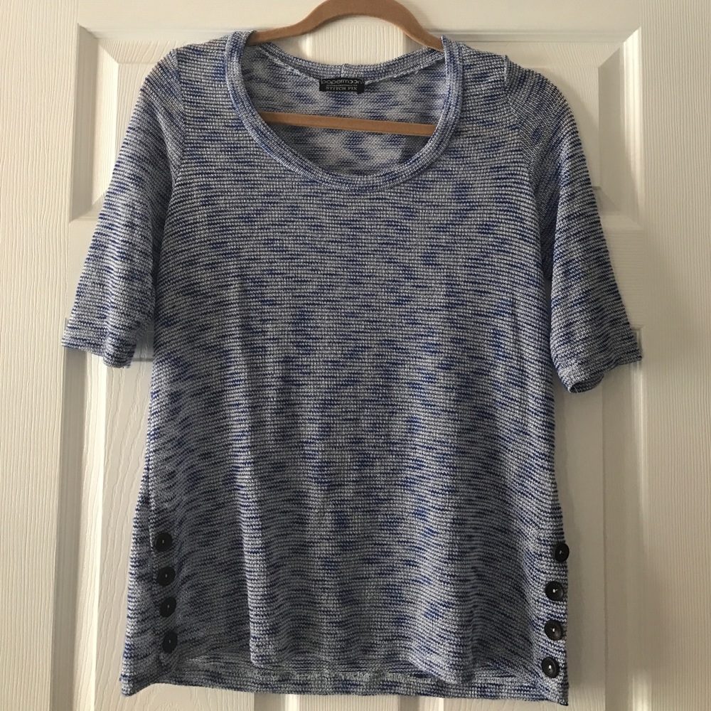 Cute casual top with bottom detail