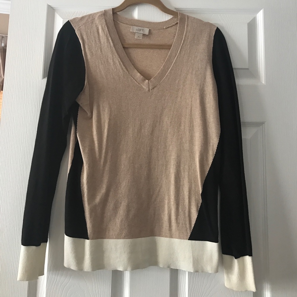 Colorblock top. Very slimming