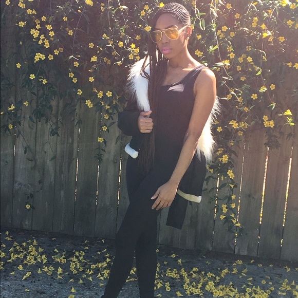 Simple black jumpsuit - Picture 2 of 3