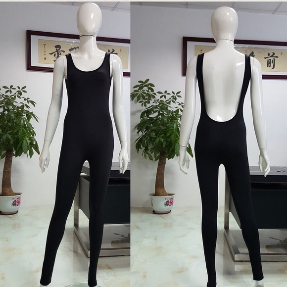 Simple black jumpsuit - Picture 3 of 3