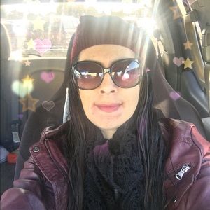 Meet your Posher, Marivel